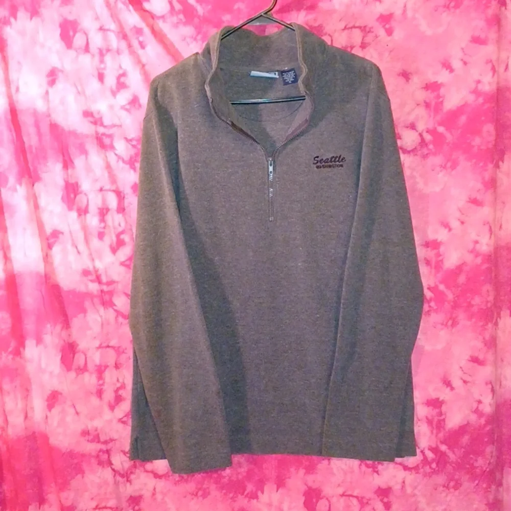 Men's L 1/4 zip - Picture 1 of 3